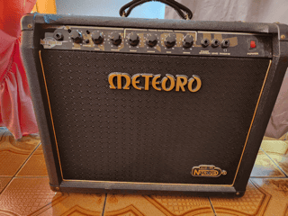 Amplificador de guitarra Meteoro Nitrous Drive - 100W